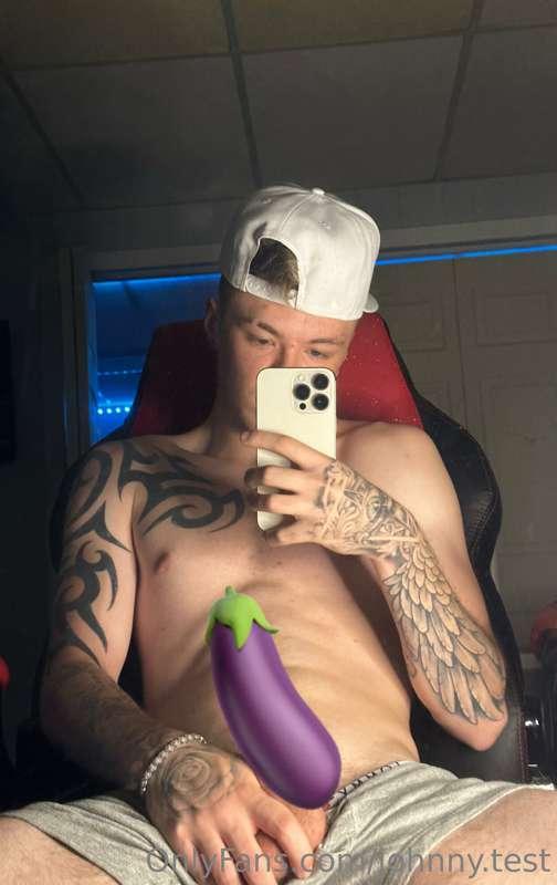 Sub to my vip @johnnytestpre for a free jerk off video ;) hu..