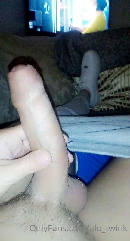 alo_twink image #1