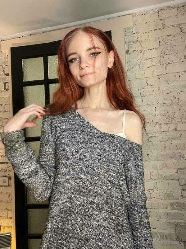 Scroll 👉 to undress me😘