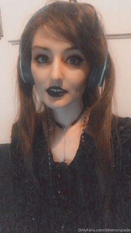 if anyone is interested in asmr, I finally got my second vid..