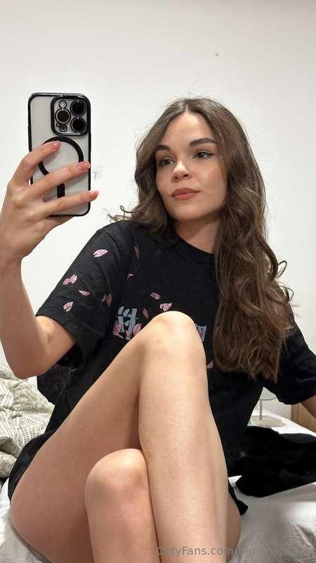 Girls need attention to make them feel needed😉