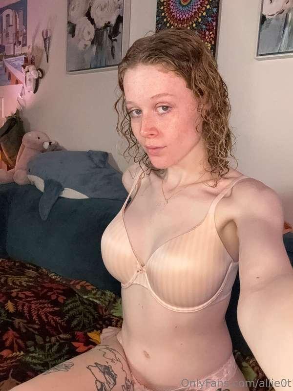 allie0t image #0