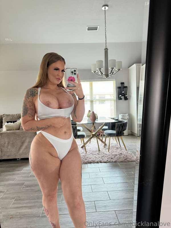 Titties and milk for breakfast ? 🥛