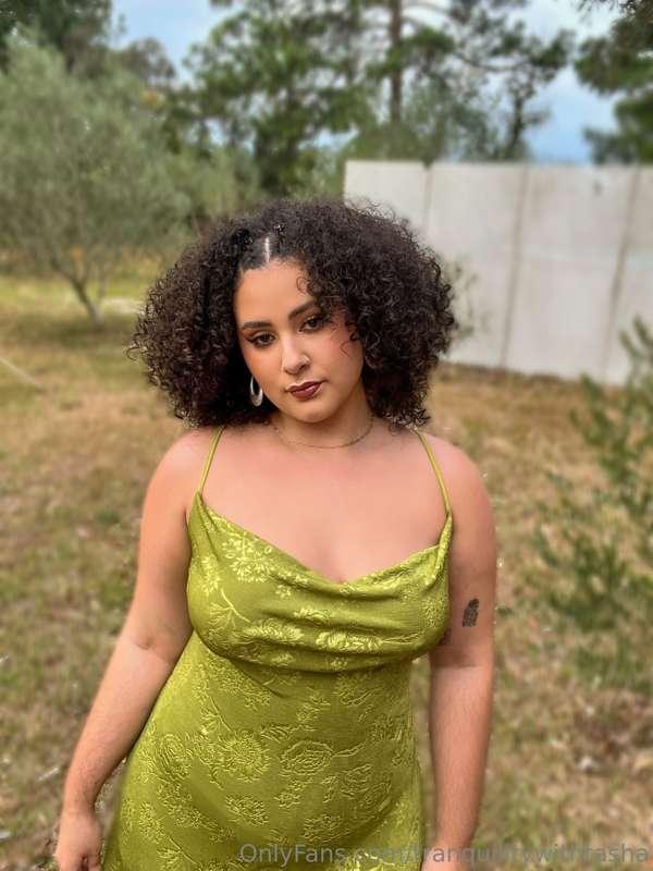 Feeling pretty in green 💚🥰