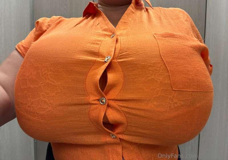 How do they look in orange 🍊? 