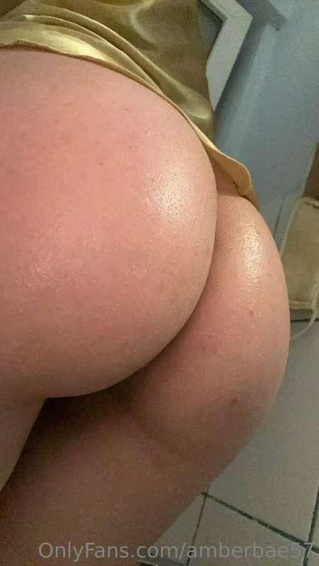 tonight’s booty pic 😋🔥