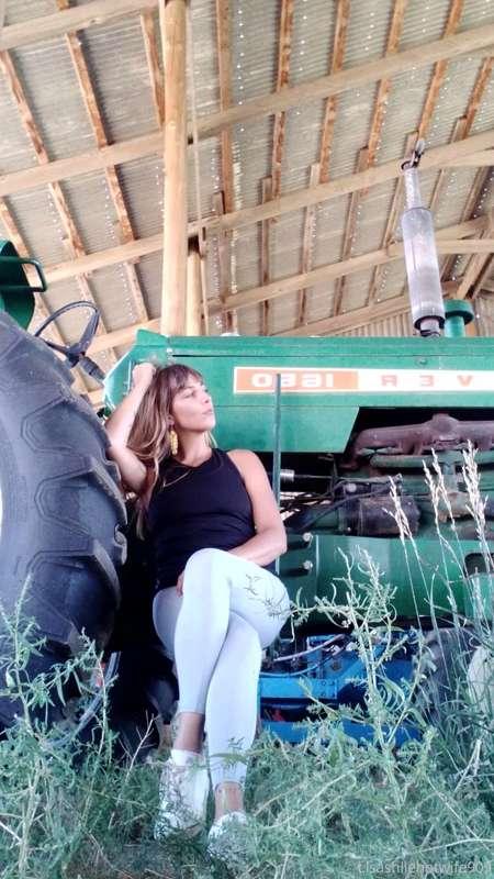 Is it weird I'd love to fuck on a tractor😅