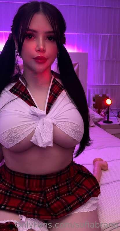 Mi uniforme está bien así, o me sobra algo?🤫