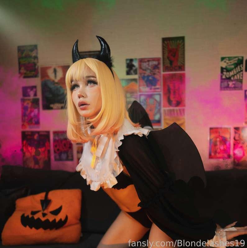 blondelashes19 image #1