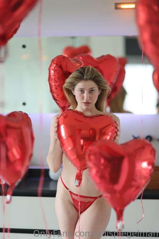 is this getting you in that 'love' mood? 😇❤️