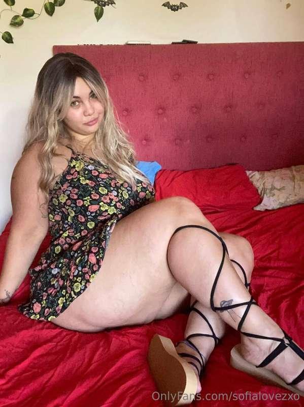Would you love your sweet angel’s thick thighs?