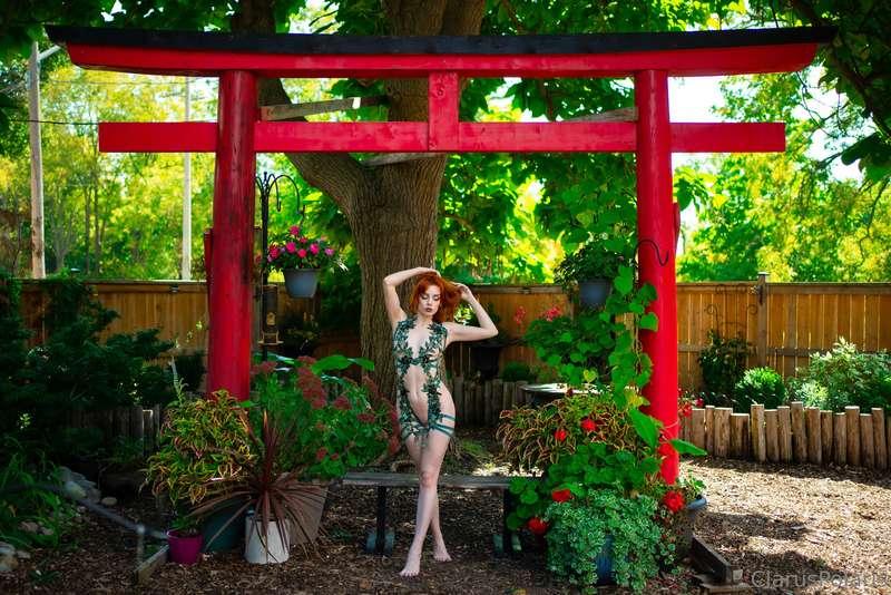 Happy Friday 🥰🥰 I'm headed back to LA in a week for the live..