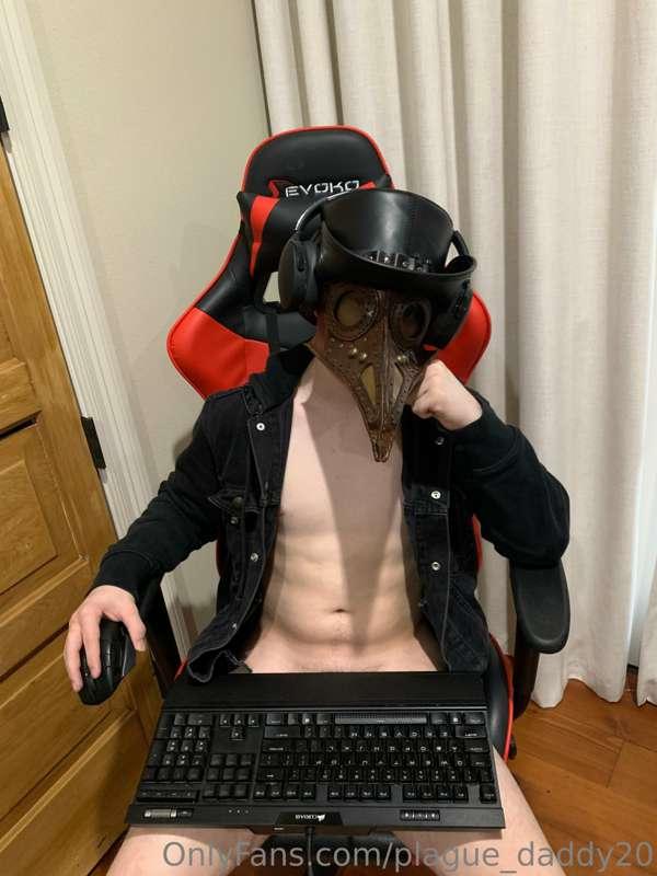 Will u be my under the desk support?