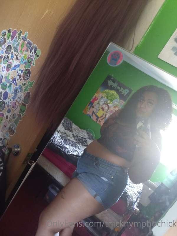 Really into my curves today.