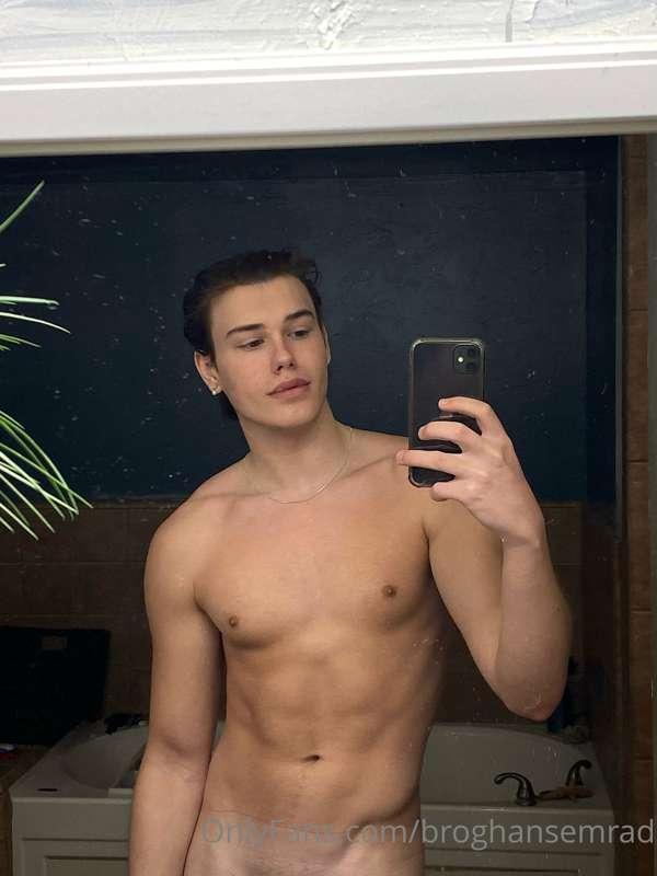 I'm feeling fresh today 💦 How are you feeling? 👅