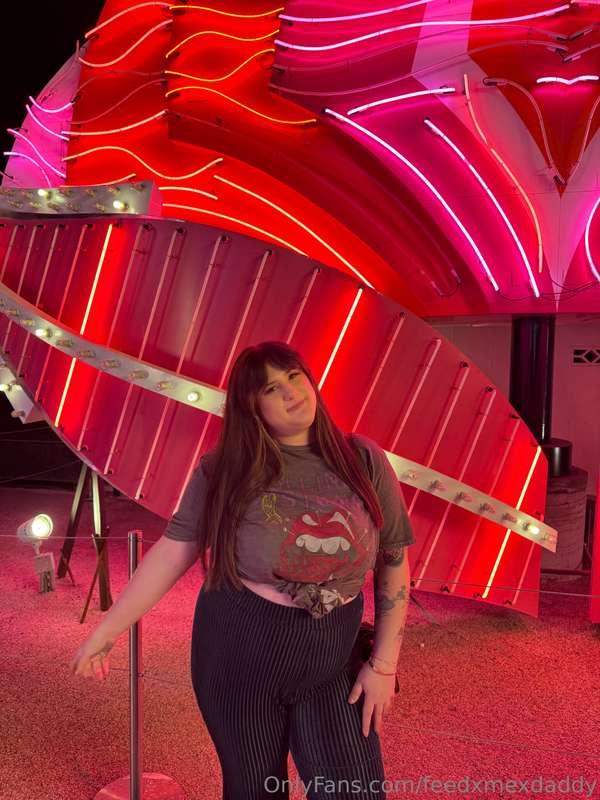 first day in vegas was a success 🎰 im having sm fun taking v..