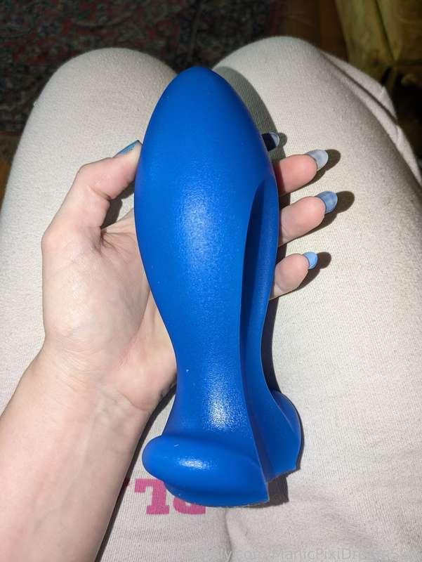 My lovely new #chute #plug #toy from #ToppedToys fills my #ass so well, and looks cute with my body writing. 

#fyp #anal