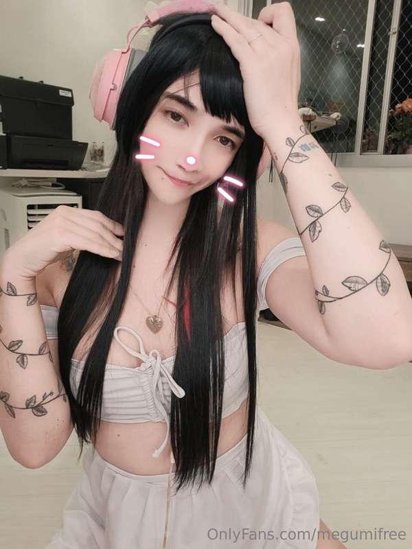Im curious…..can you make me cum? Do you accept the challeng..