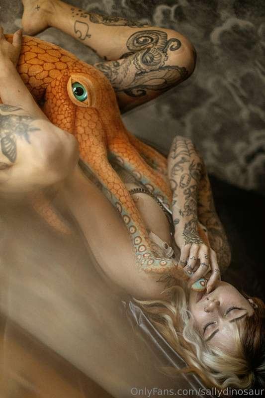 more octopus love😍