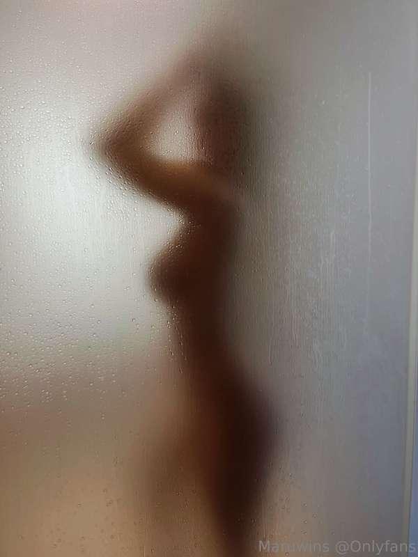 This picture is really sexy, so it deserves to be on the TL!..