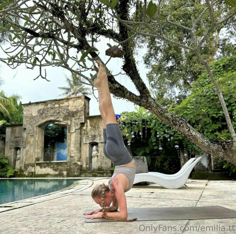 This morning I'm set to teach you how to stand on your head...