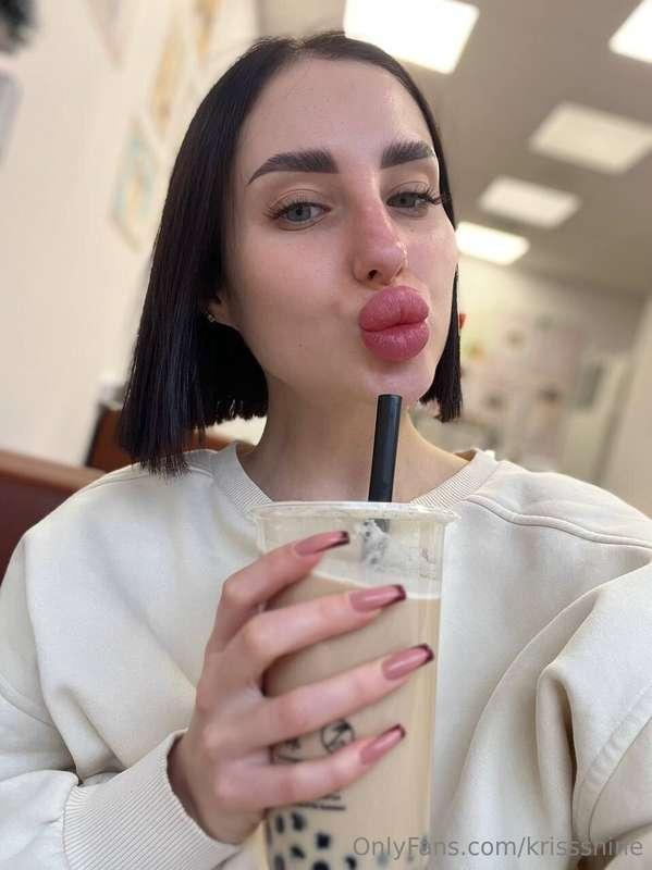 Everybody loves gifts, right?? 🤶I have an idea of how you an..