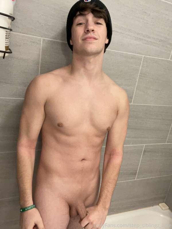 Some shower pics 😘
