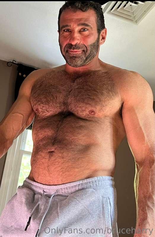 Which one of you fuckers wants to see me stroke my fat dick ..