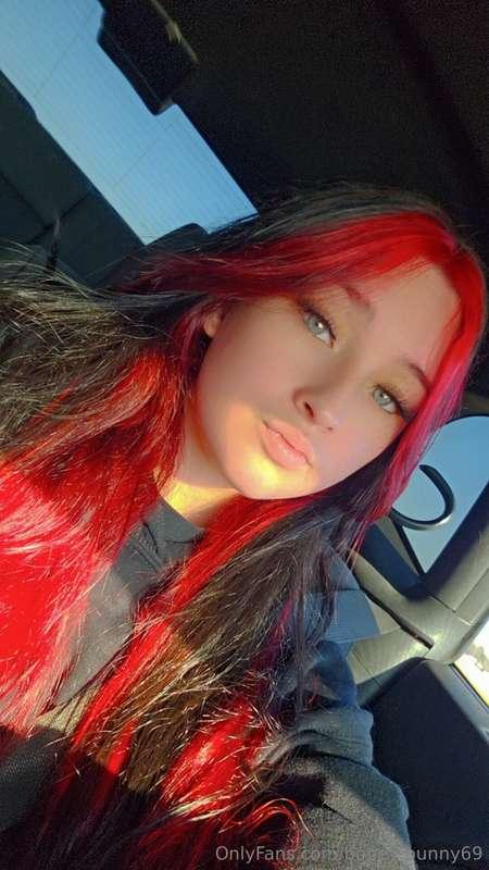 Opinions on the new hair? Please be honest.. ill post more p..