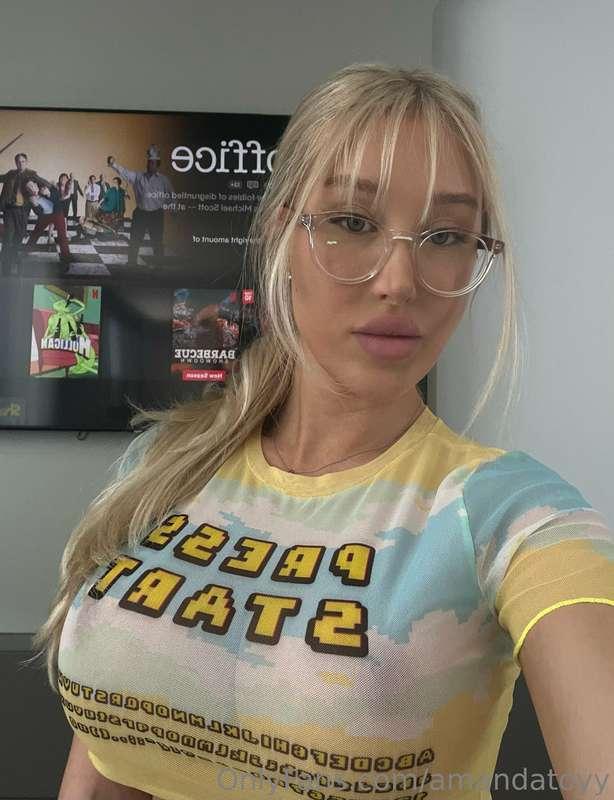 👀