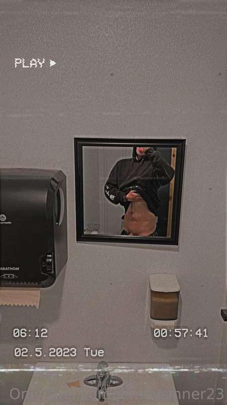 Super horny today🤤 Dm me so i can send you my cock👅