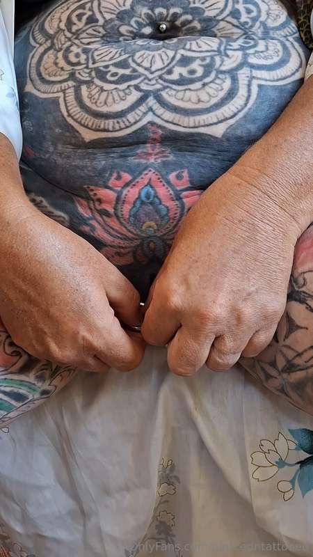 Here's the video of me putting my labia rings back in, its b..