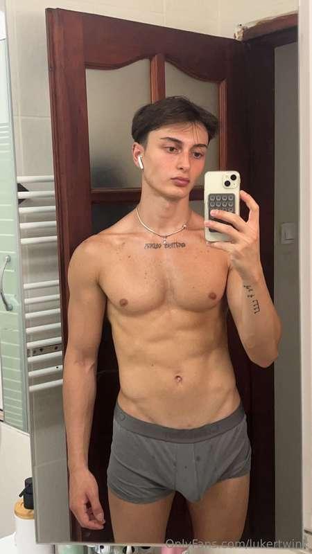 lukertwink image #0