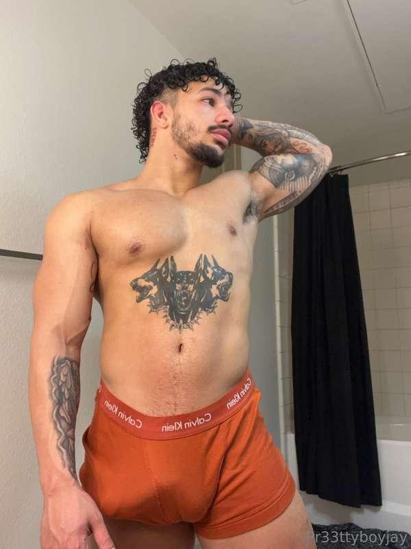 🍆 or 🍑… tell me now