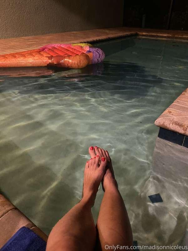 https://onlyfans.com/27715622/wifeymadison