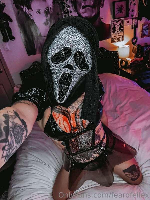 Should I fuck myself in this mask? 🔪