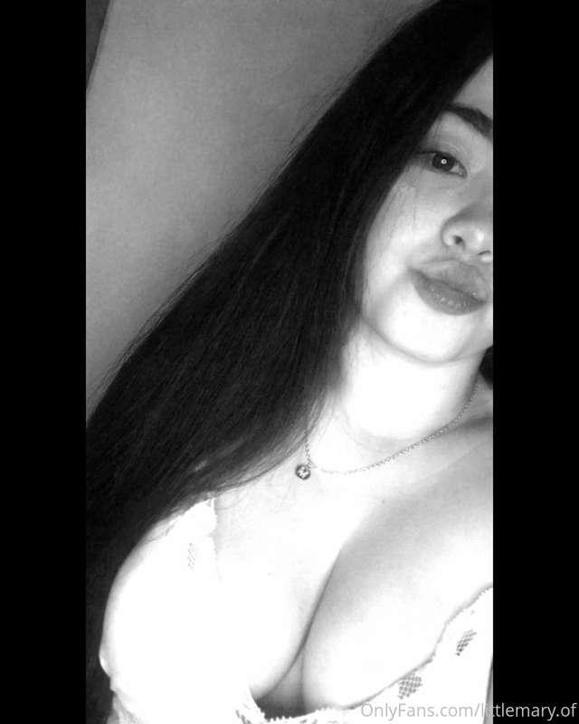 ✨😈Te gustaría verme sin Brassier y ver lo bonito que están m..