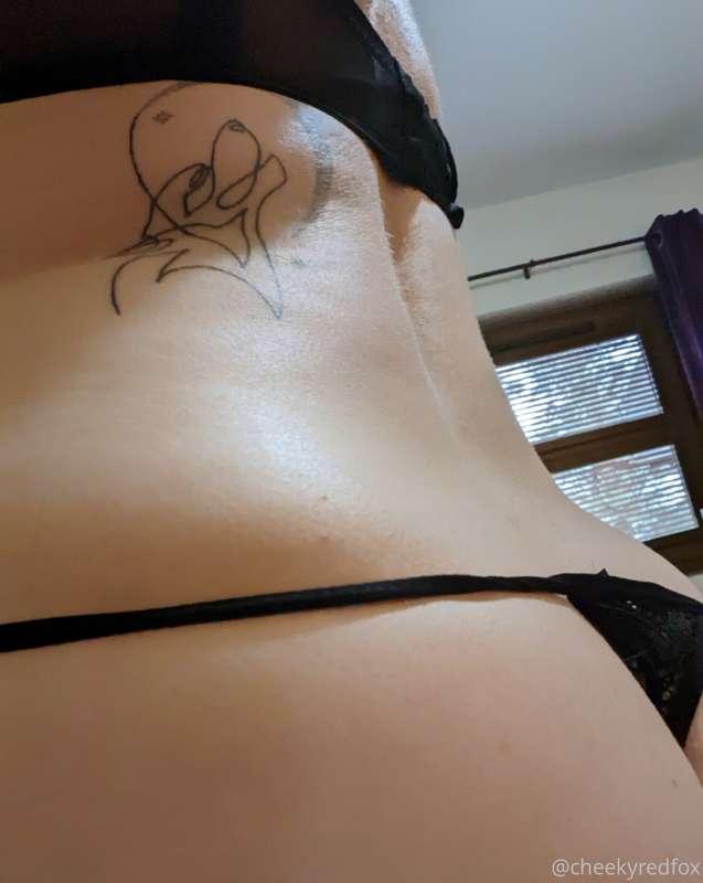 cheekyredfox image #1