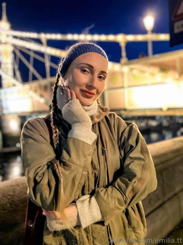 Walking around the city at night is the most romantic and in..