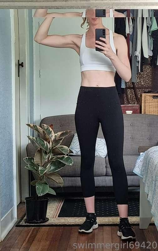 Not just 1 mirror selfie, but 4! Slowly but surely I'm impro..