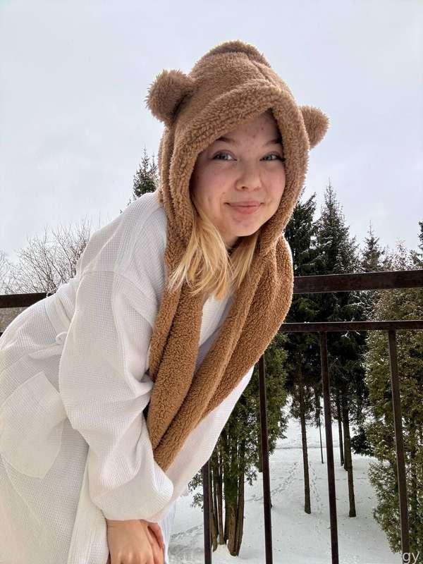 so snowy outside and wanna some comfy clothes and hugs with u!😳
this bear hat makes me feel better and like I’m in ur hugs 😜
how r u feeing today? text me in dm💚

♡ #cute #schoolgirl #teen #nextdoorgirl #gfe #college #young #smallboobs #ass #tiny ♡