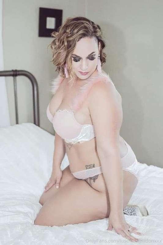 So thick, luscious, and soft. Come play with me. 🥰😘😈