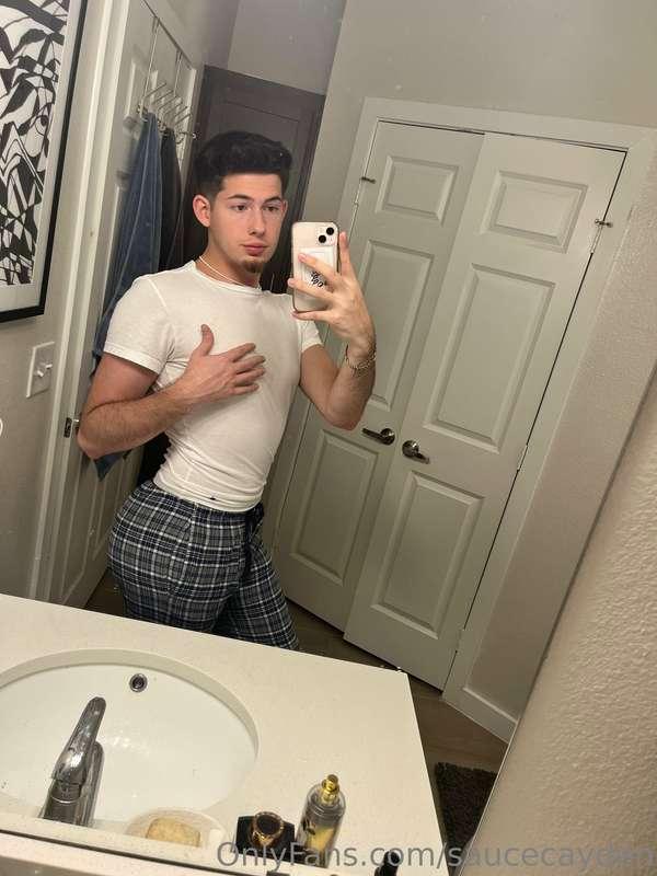 Good night 😘🌙 
New content coming soon sorry for the wait ;)