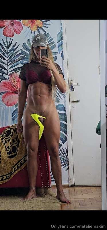 🥰🥰Mommy doing weight lifting with a shoe. to make it thick, ..