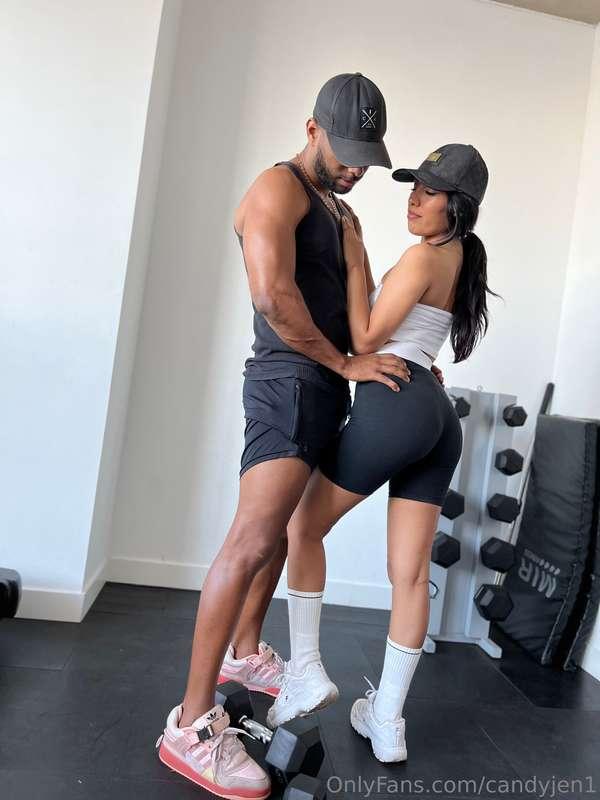 This BBC hit me very hard 🥵🥵🥵🍆
¿Do you want to see the full ..