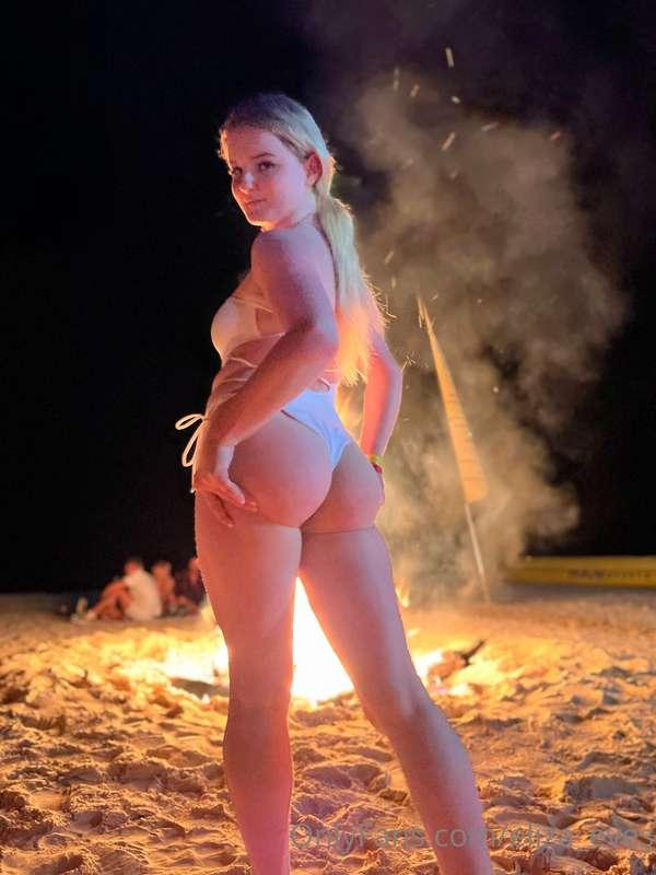 Fun by the fire ✨🥰