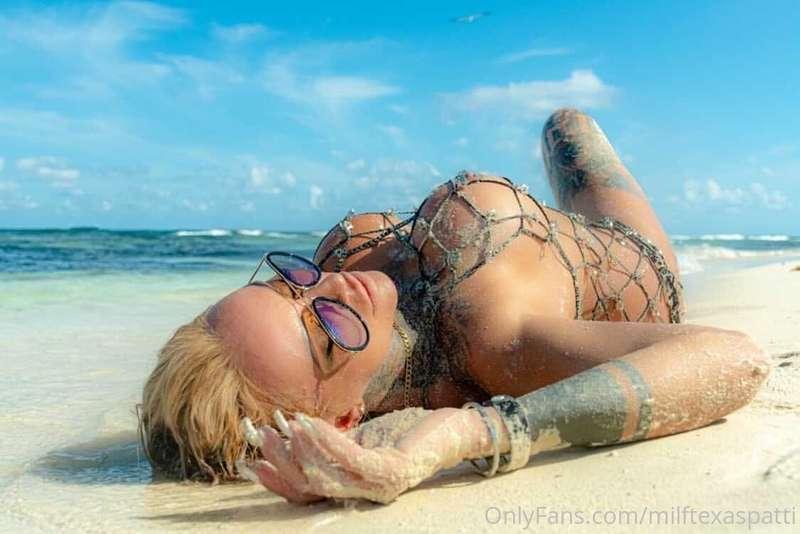 My lovely hot milf @kadalove21 from Germany 🇩🇪... check her ..