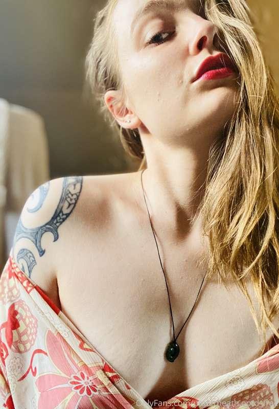 The booty is strong with this one babe 💋😈 

Bend me over and..