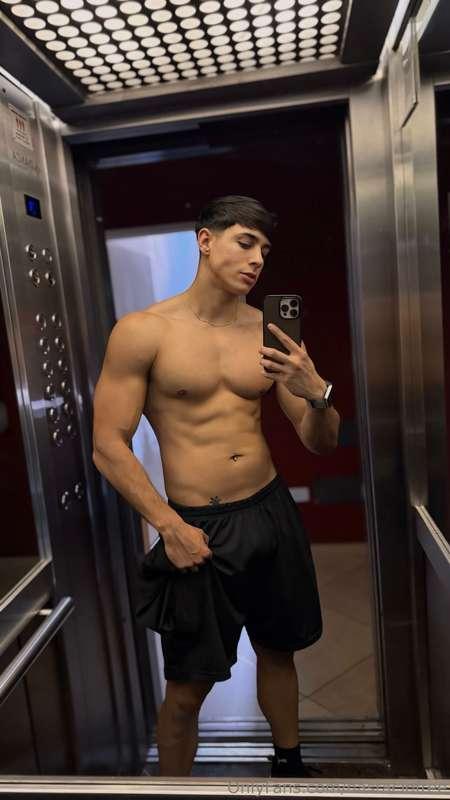 Do you like this body? 😈🥵