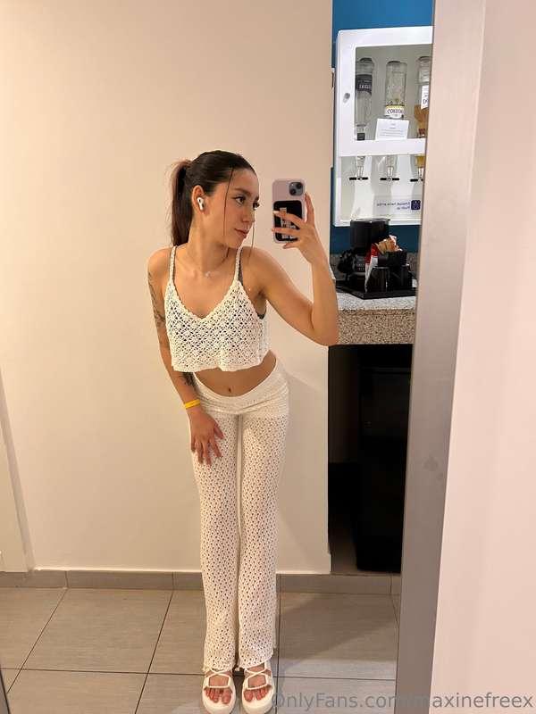 Make me obey you sir 😘 do it here: @maxinevipx